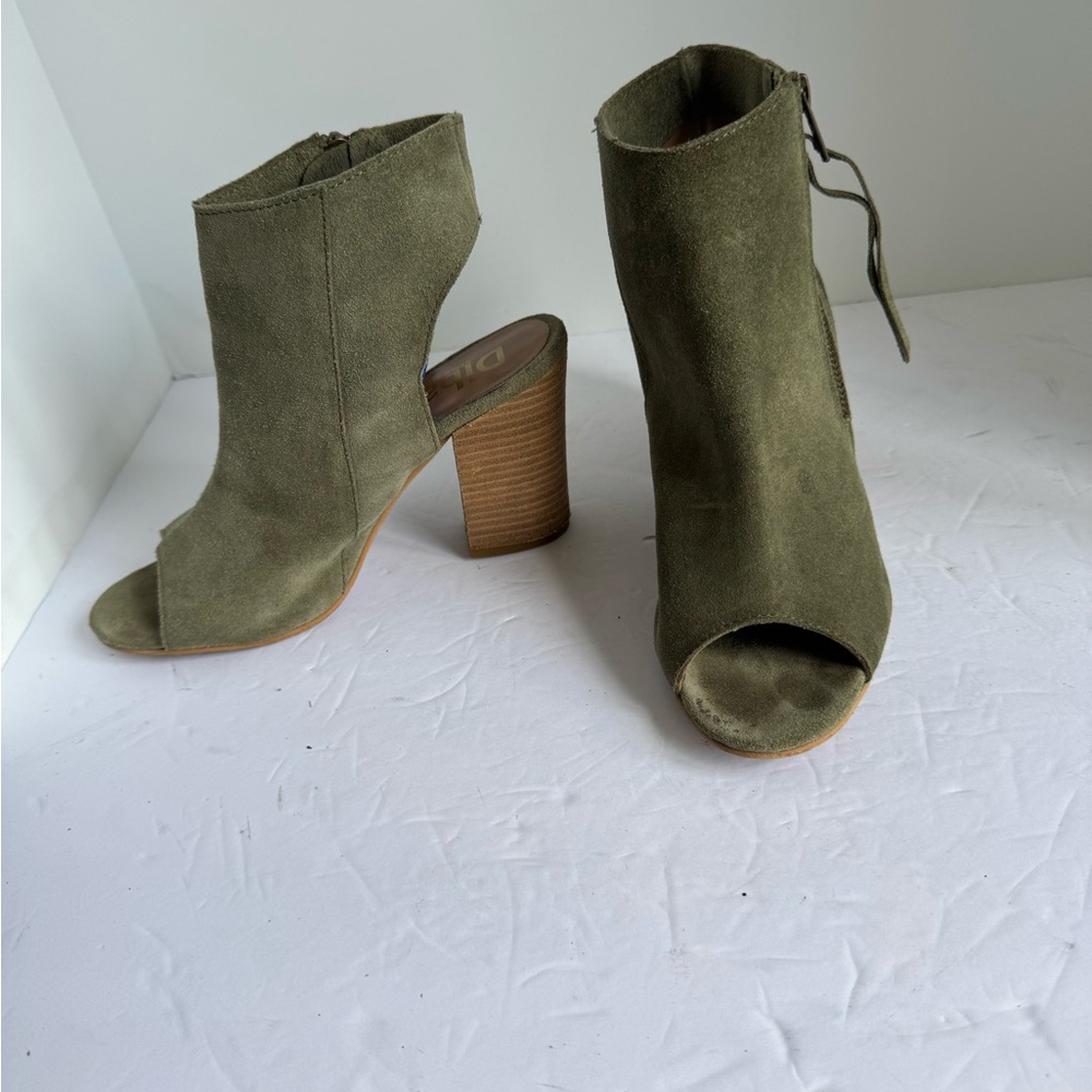 DIBA Zora Side Zip Peep Toe Heel Green Suede Booties size 8.5 - Picture 2 of 13